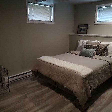 Fully Furnished On Broadway In Moncton 아파트 외부 사진