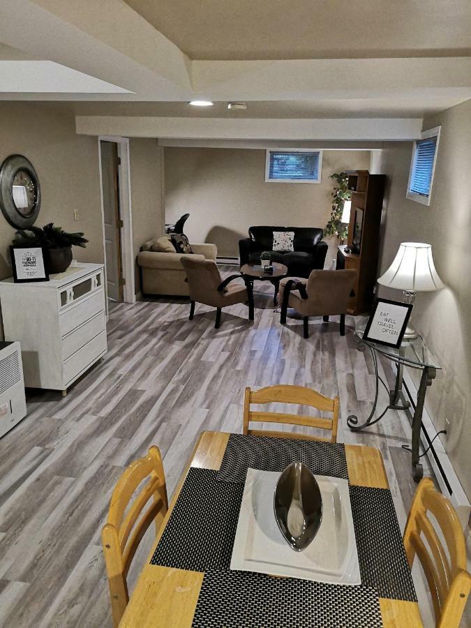 Fully Furnished On Broadway In Moncton 아파트 외부 사진